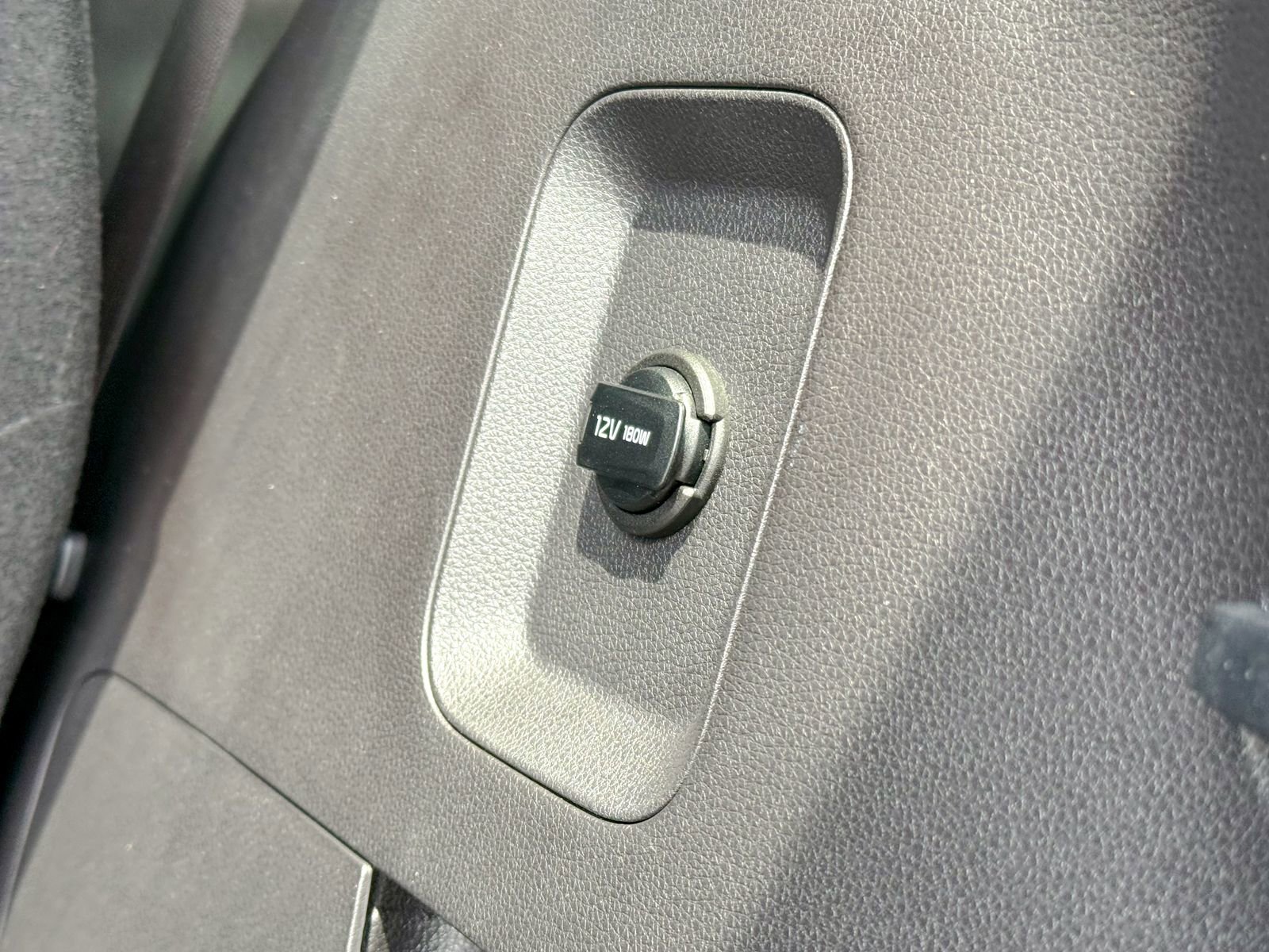 Used 2024 Kia Carnival EX FWD image 45