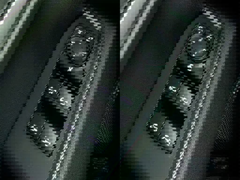 Used 2025 GMC Sierra 1500 Elevation w/ Preferred Package image 34