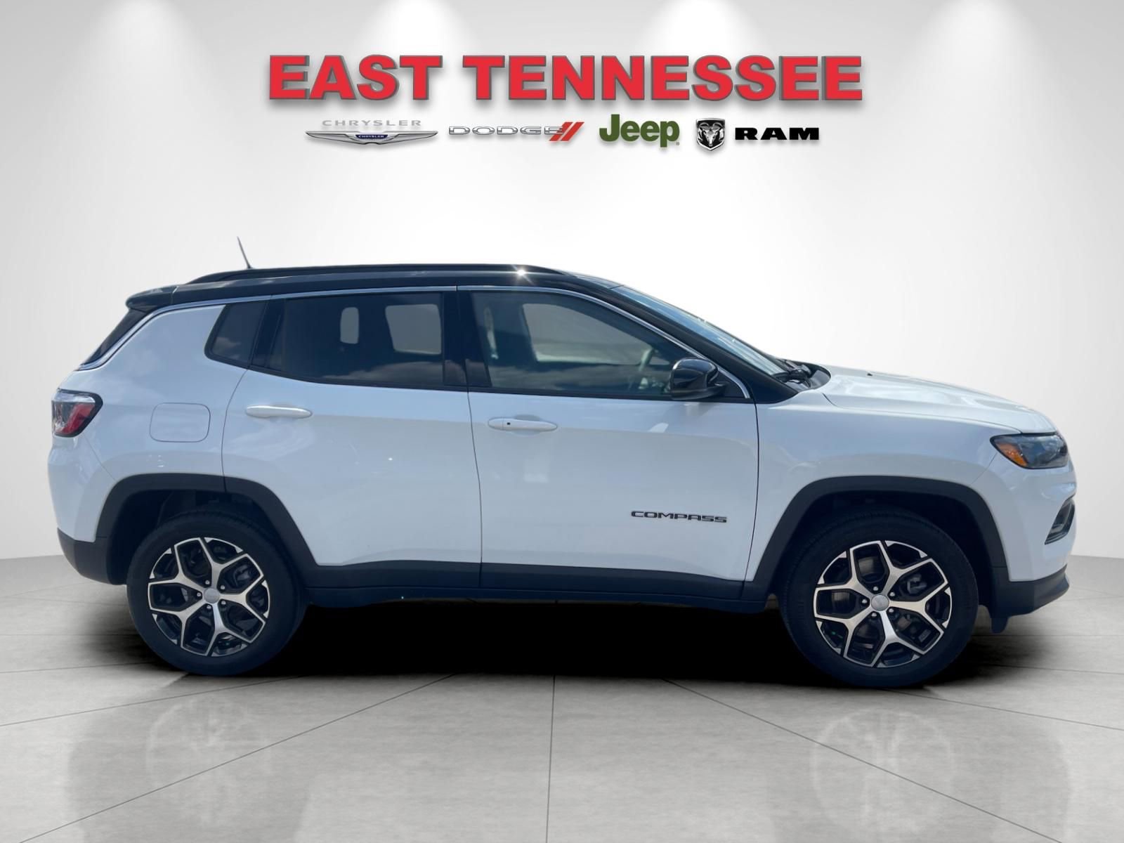 Used 2024 Jeep Compass Limited image 2