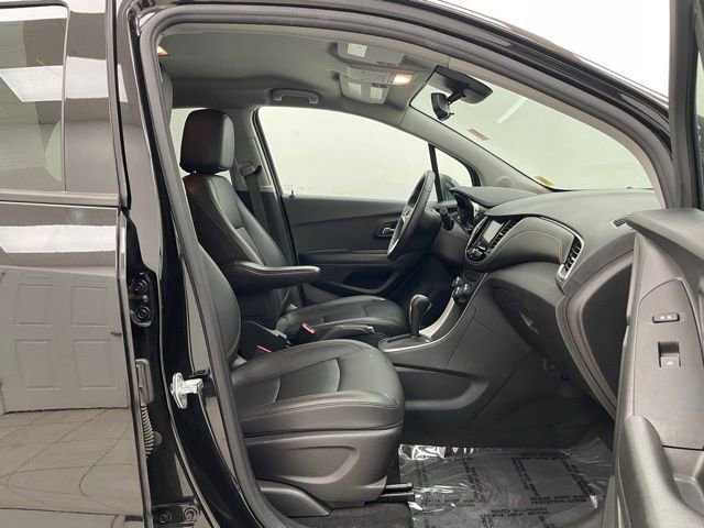 Certified 2022 Chevrolet Trax LT w/ Premium Seat Package image 16