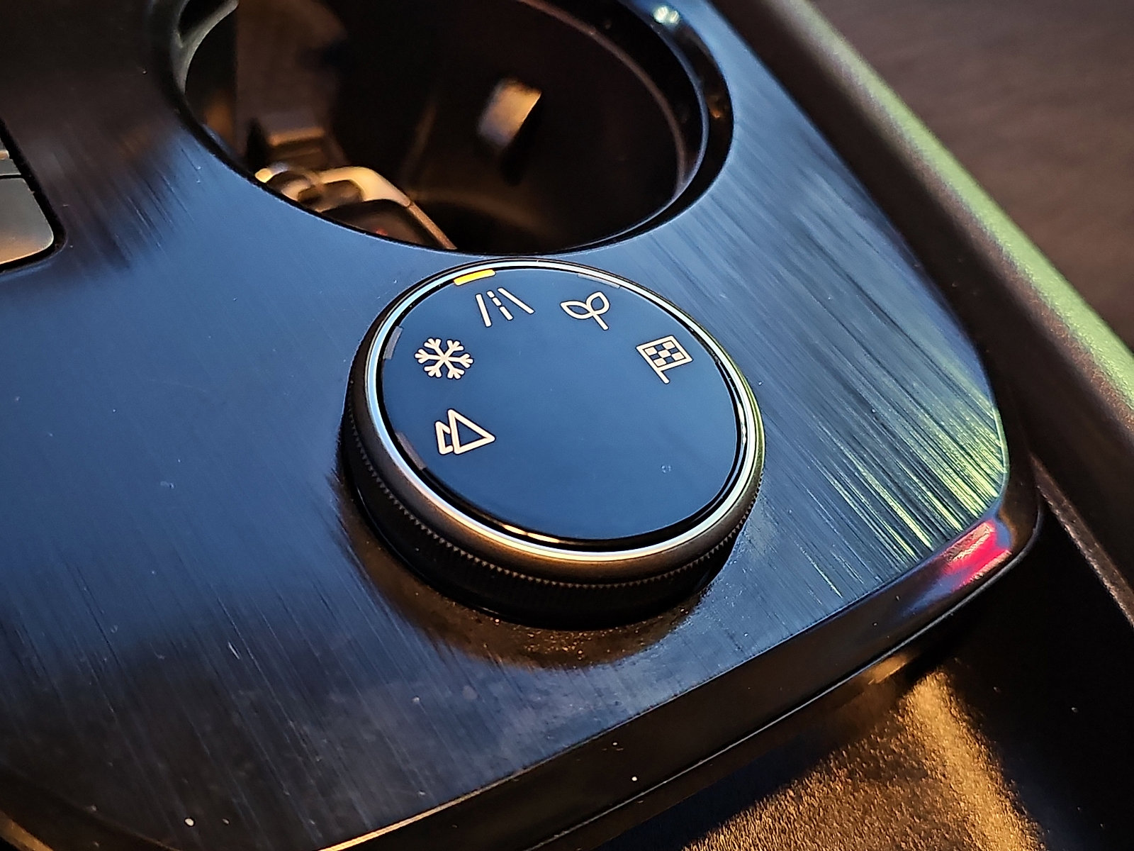 Certified 2023 Nissan Rogue SV image 24