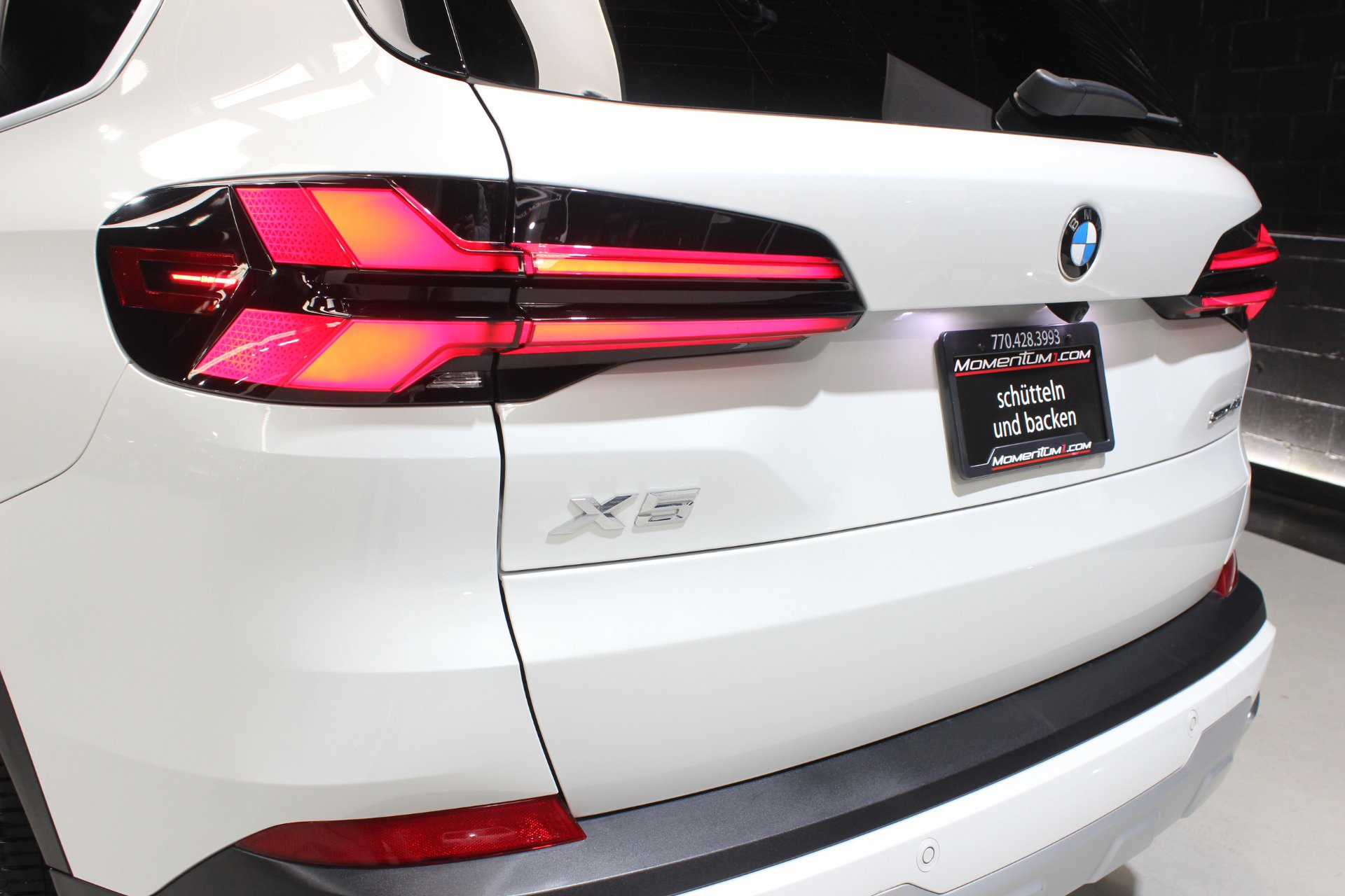 Used 2024 BMW X5 sDrive40i w/ Premium Package image 13