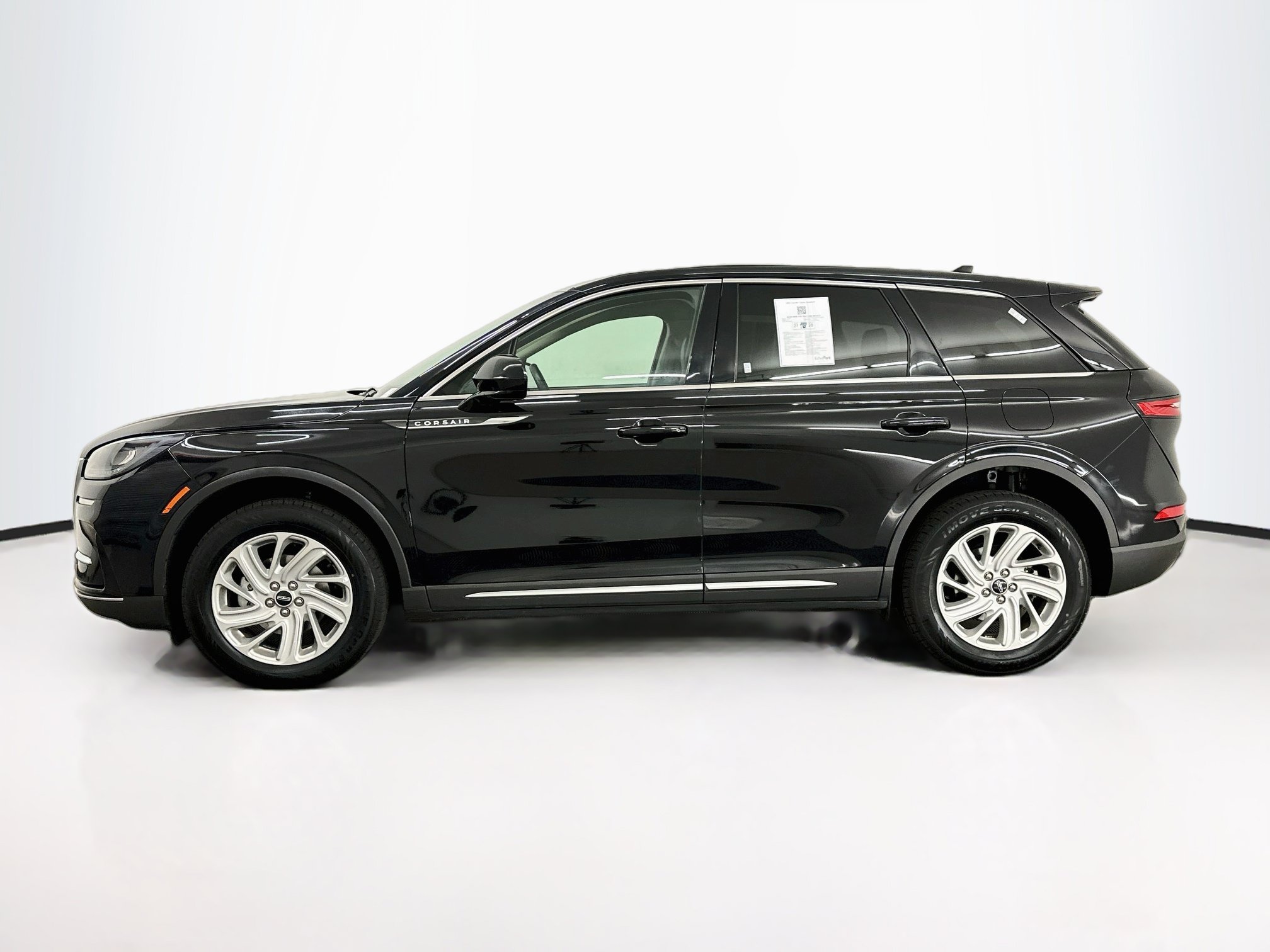 Used 2023 Lincoln Corsair AWD image 4