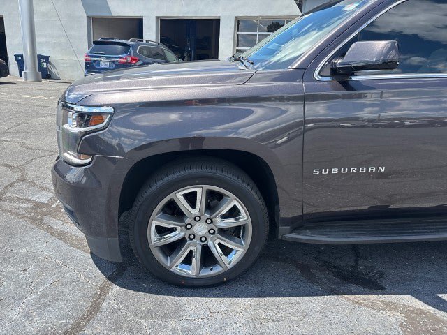 Used 2018 Chevrolet Suburban LT AWD/4WD image 7
