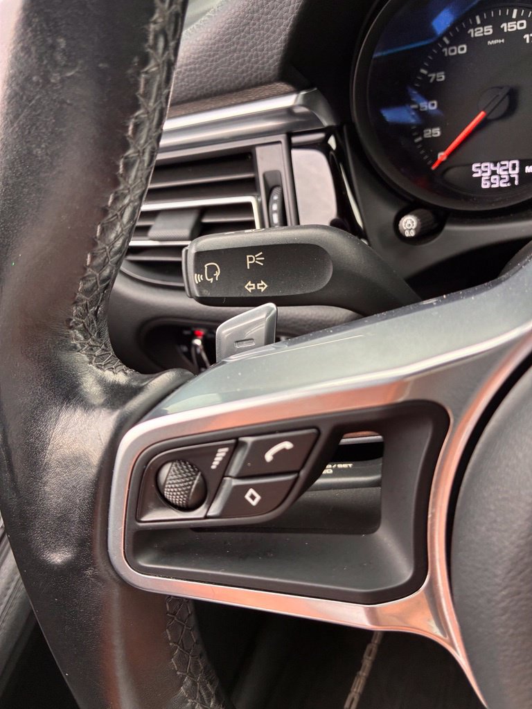 Used 2020 Porsche Macan AWD/4WD image 32