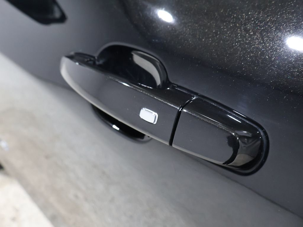 Used 2023 Chevrolet Equinox LT w/ Driver Convenience Package image 8