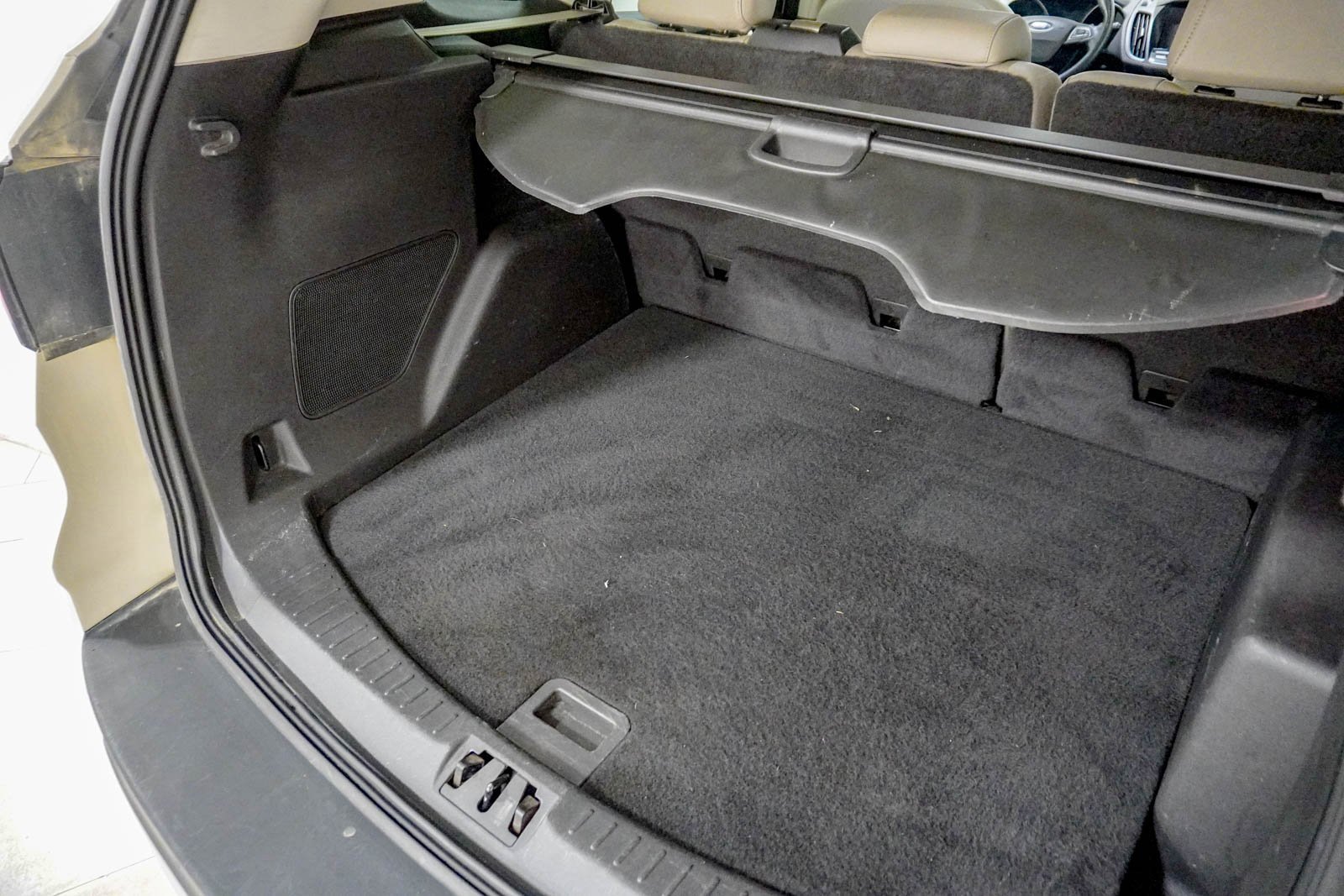 Used 2017 Ford Escape Titanium image 8