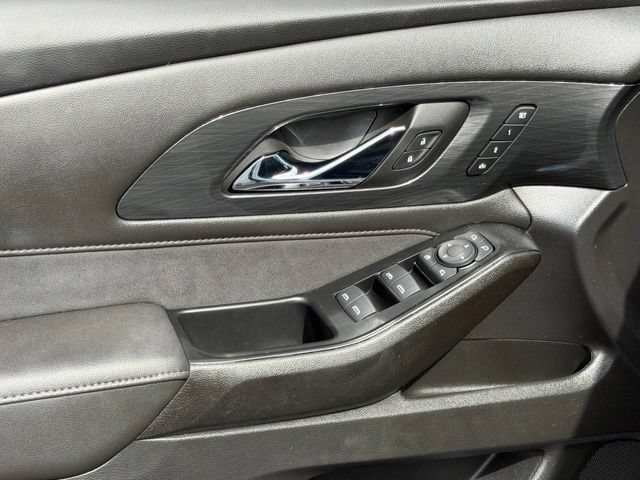 Used 2023 Chevrolet Traverse High Country AWD/4WD image 12