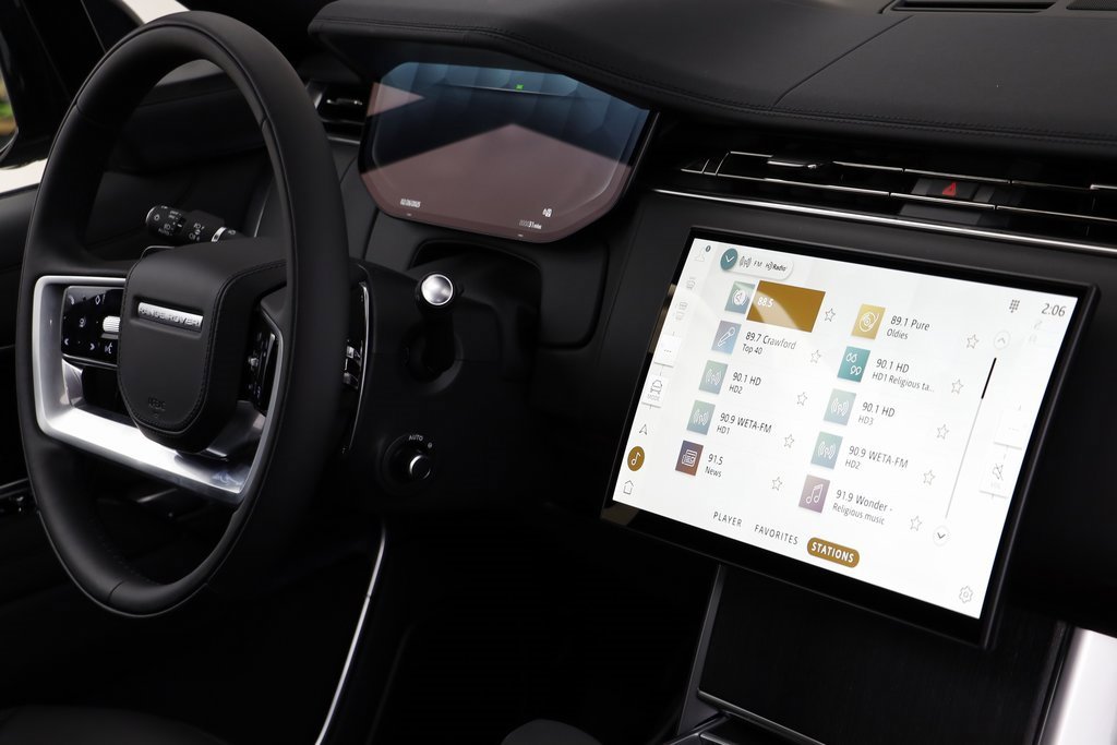 New 2025 Land Rover Range Rover SE image 21