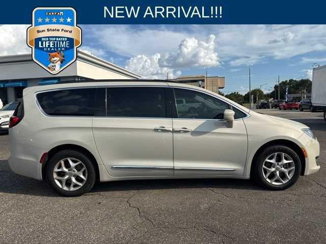 Used 2017 Chrysler Pacifica Touring-L