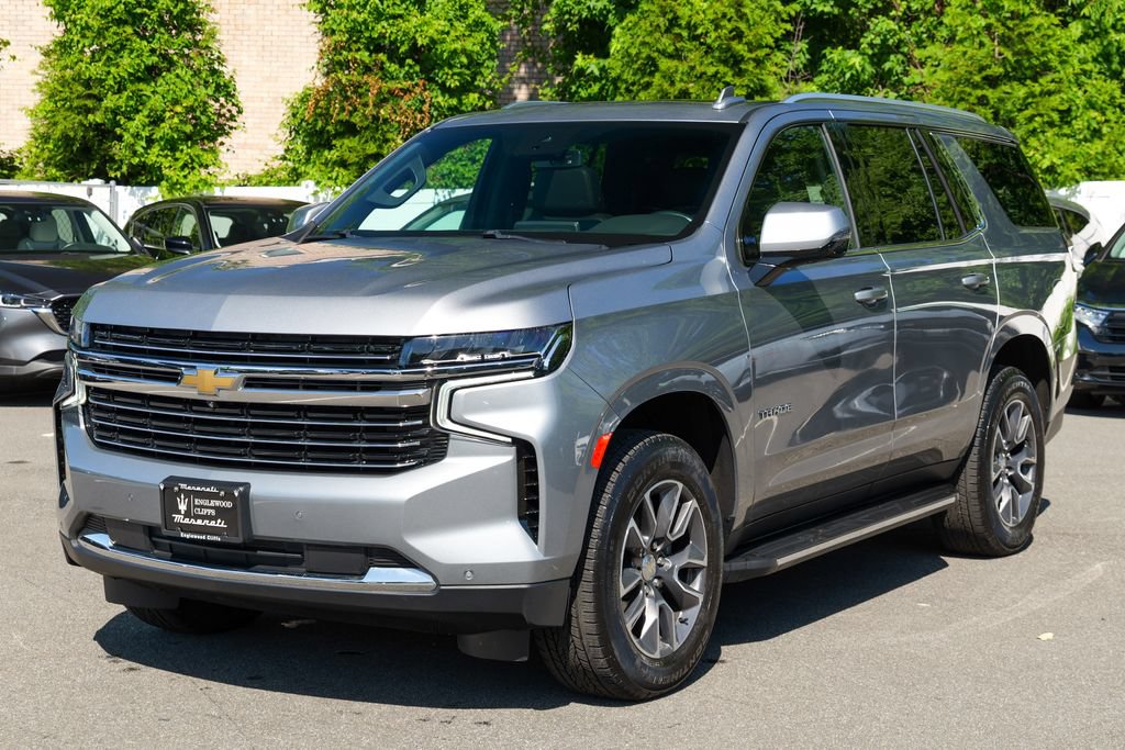 Used 2023 Chevrolet Tahoe LT w/ Luxury Package AWD/4WD image 3