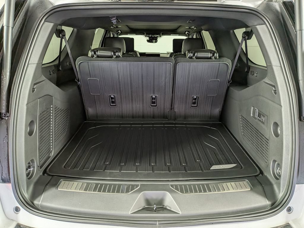 New 2026 GMC Yukon XL AT4 Ultimate w/ LPO, Floor Liner Package AWD/4WD image 11