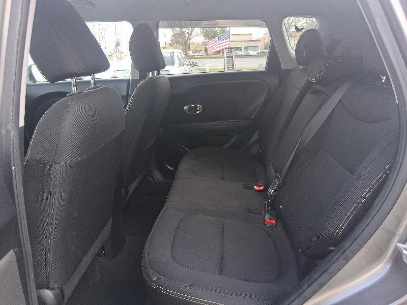 Used 2014 Kia Soul + FWD image 16