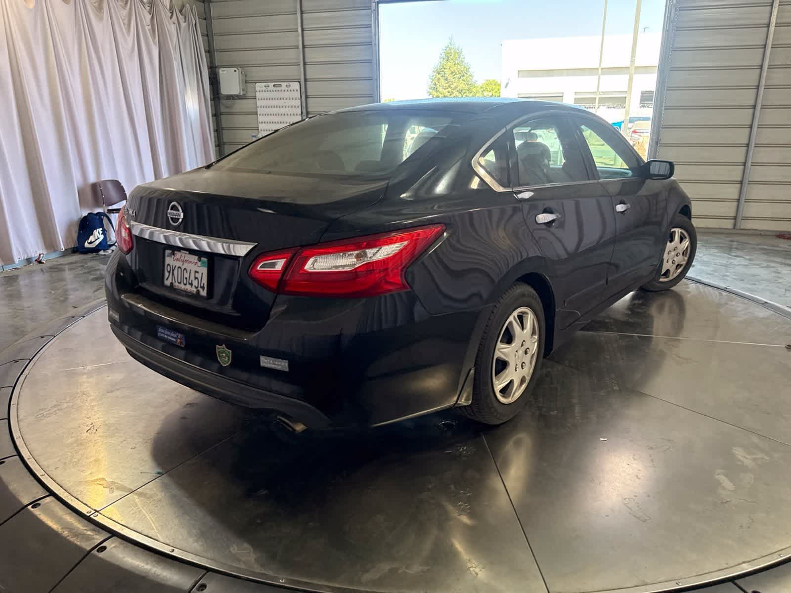 Used 2016 Nissan Altima 2.5 S w/ Power Driver Seat Package FWD image 5