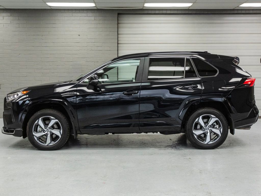 Used 2021 Toyota RAV4 SE image 4