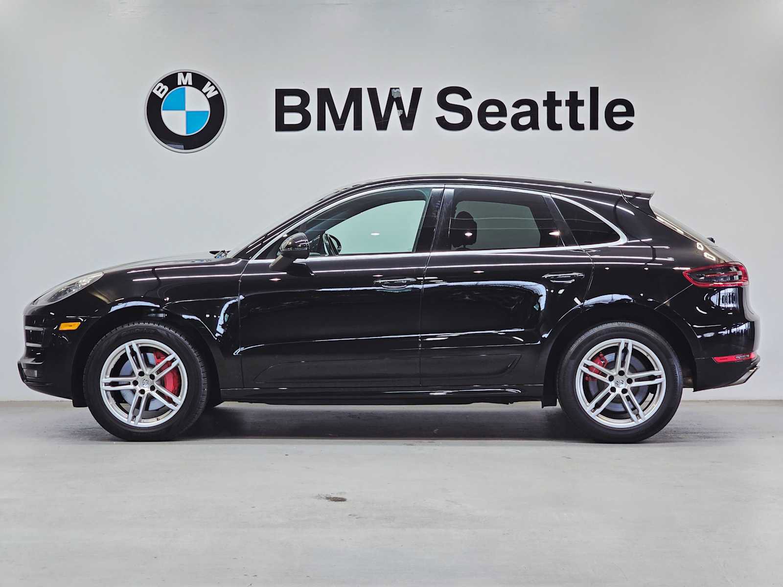 Used 2016 Porsche Macan Turbo w/ Premium Package Plus image 3