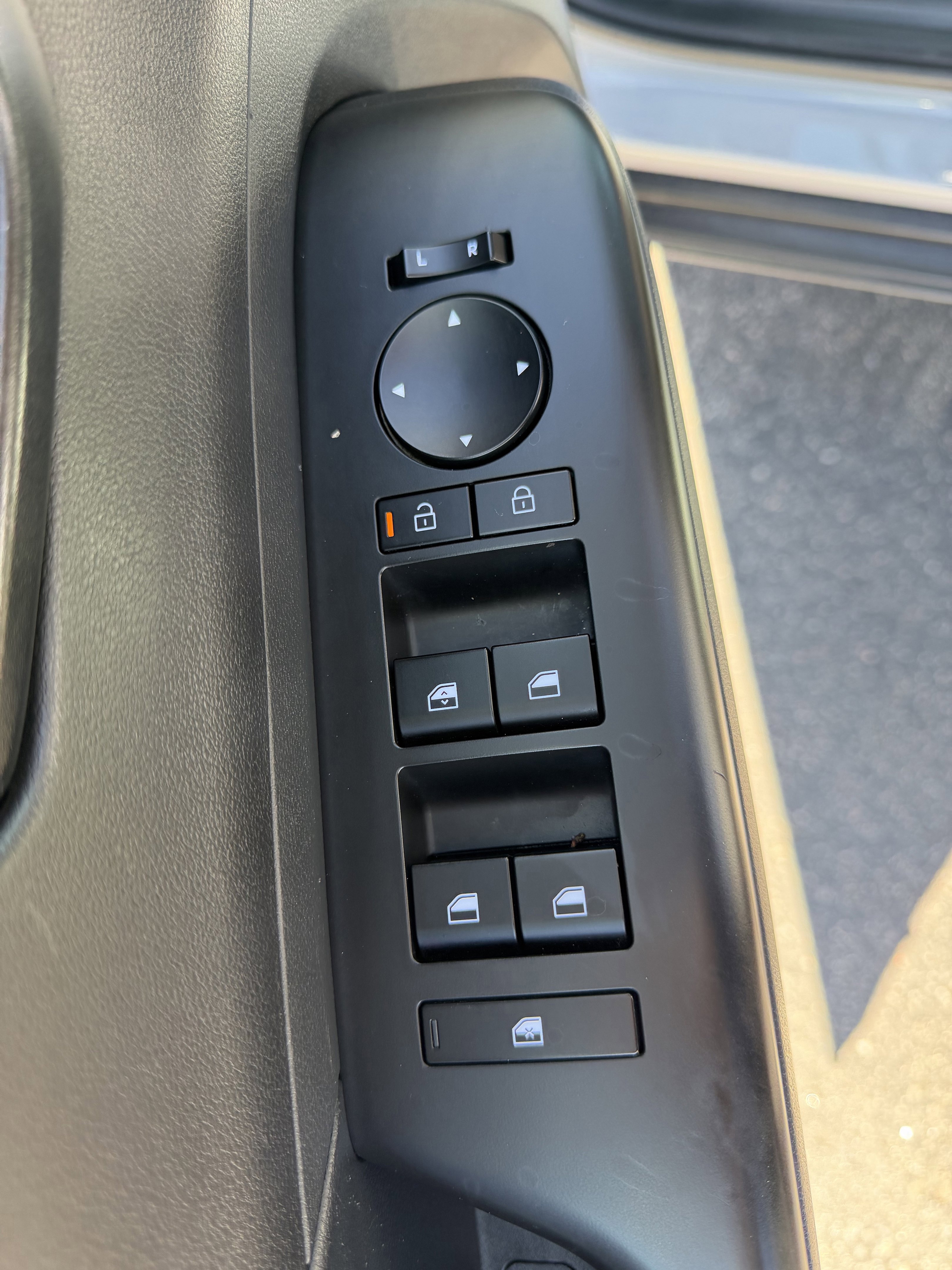 Used 2025 Hyundai Kona SEL image 26