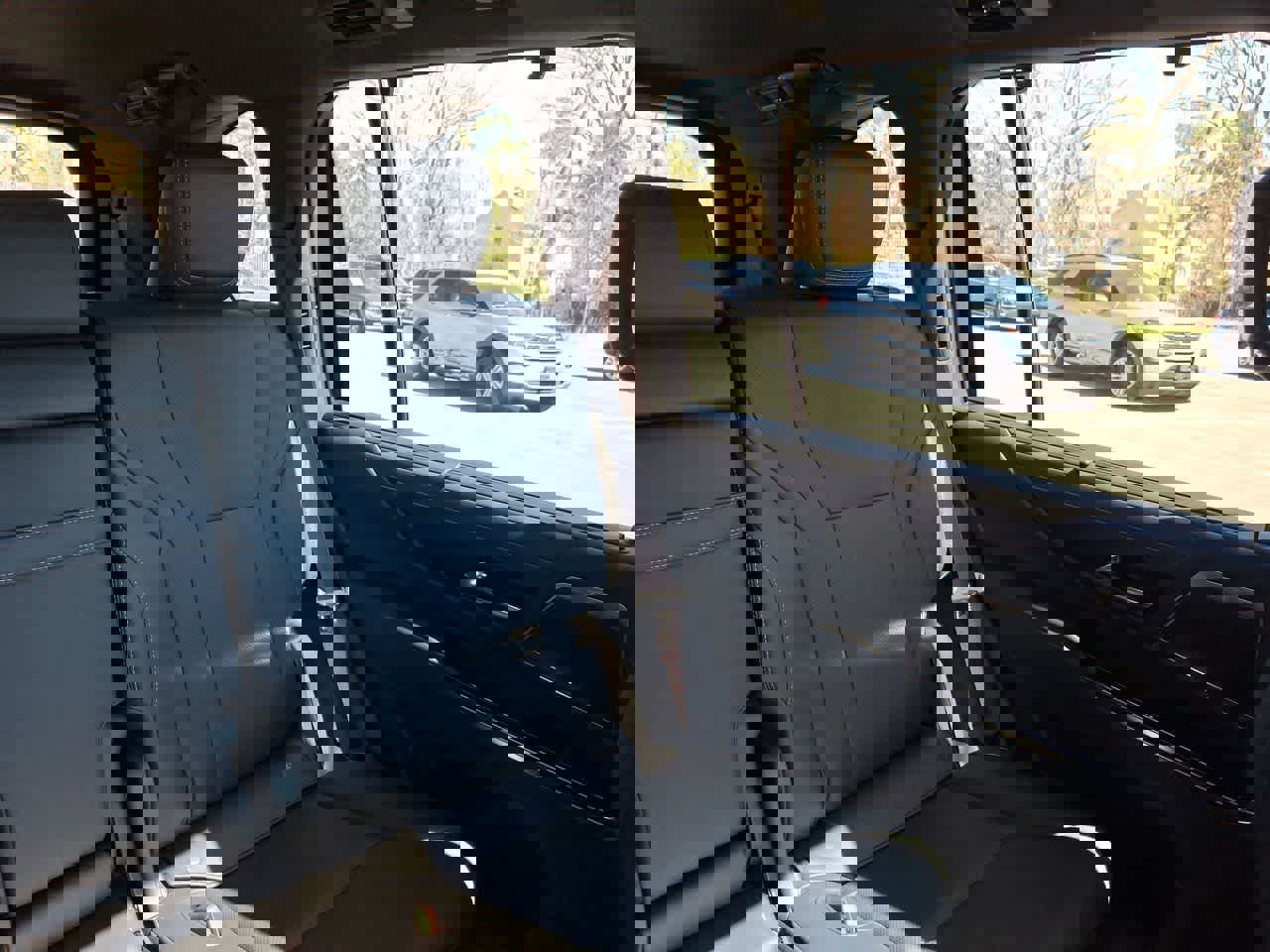 Used 2025 Lexus LX 600 4WD w/ Accessory Package (2T) image 14