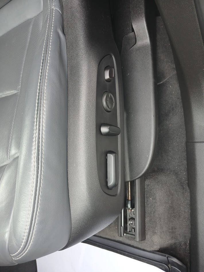 Used 2020 Buick Enclave Premium w/ Surround and Sites Package AWD/4WD image 16