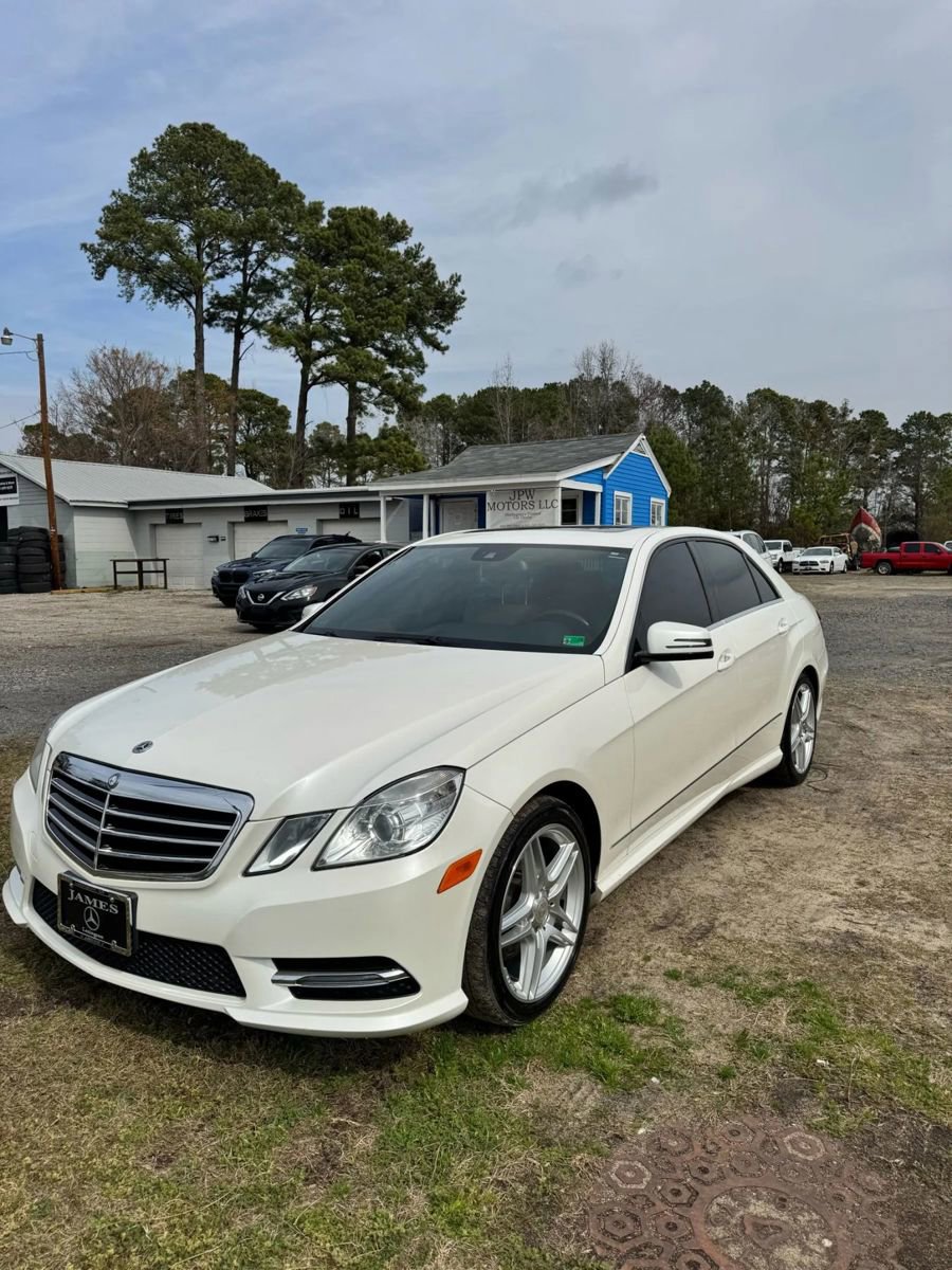 Used 2013 Mercedes-Benz E 350 4MATIC Sedan w/ Premium 1 Pkg image 3