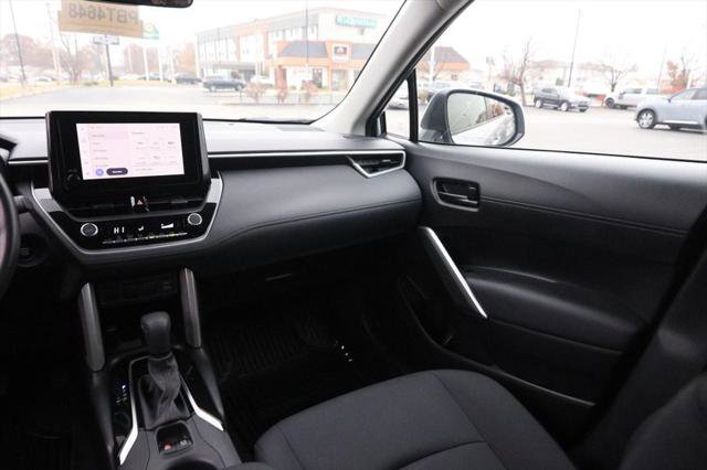 Certified 2024 Toyota Corolla Cross LE image 24