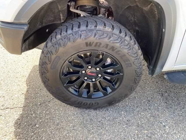Used 2023 GMC Sierra 1500 AT4X AWD/4WD image 12