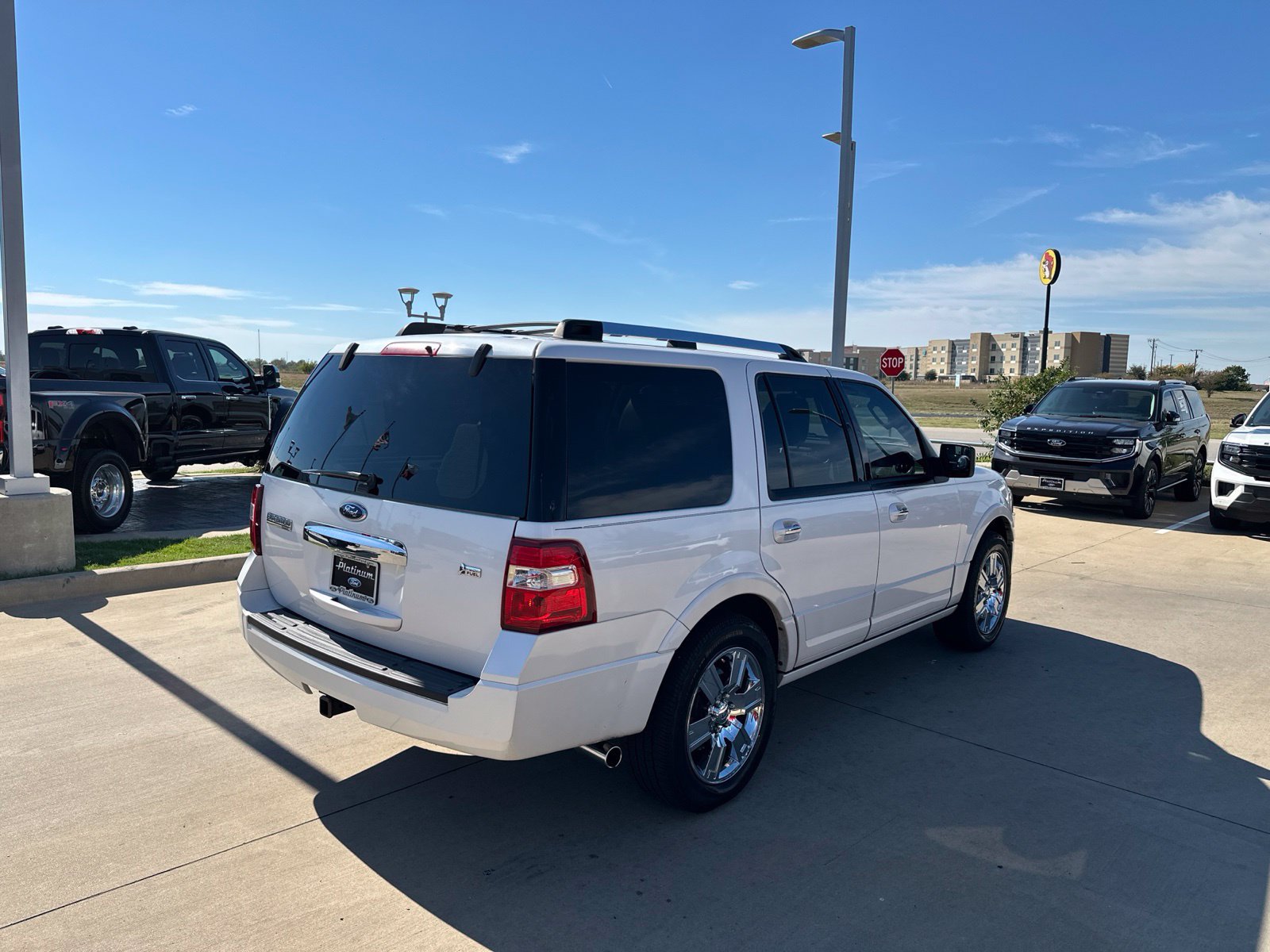 Used 2010 Ford Expedition Limited RWD image 6