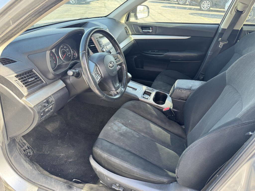 Used 2013 Subaru Outback 2.5i Premium w/ All-Weather Pkg image 8