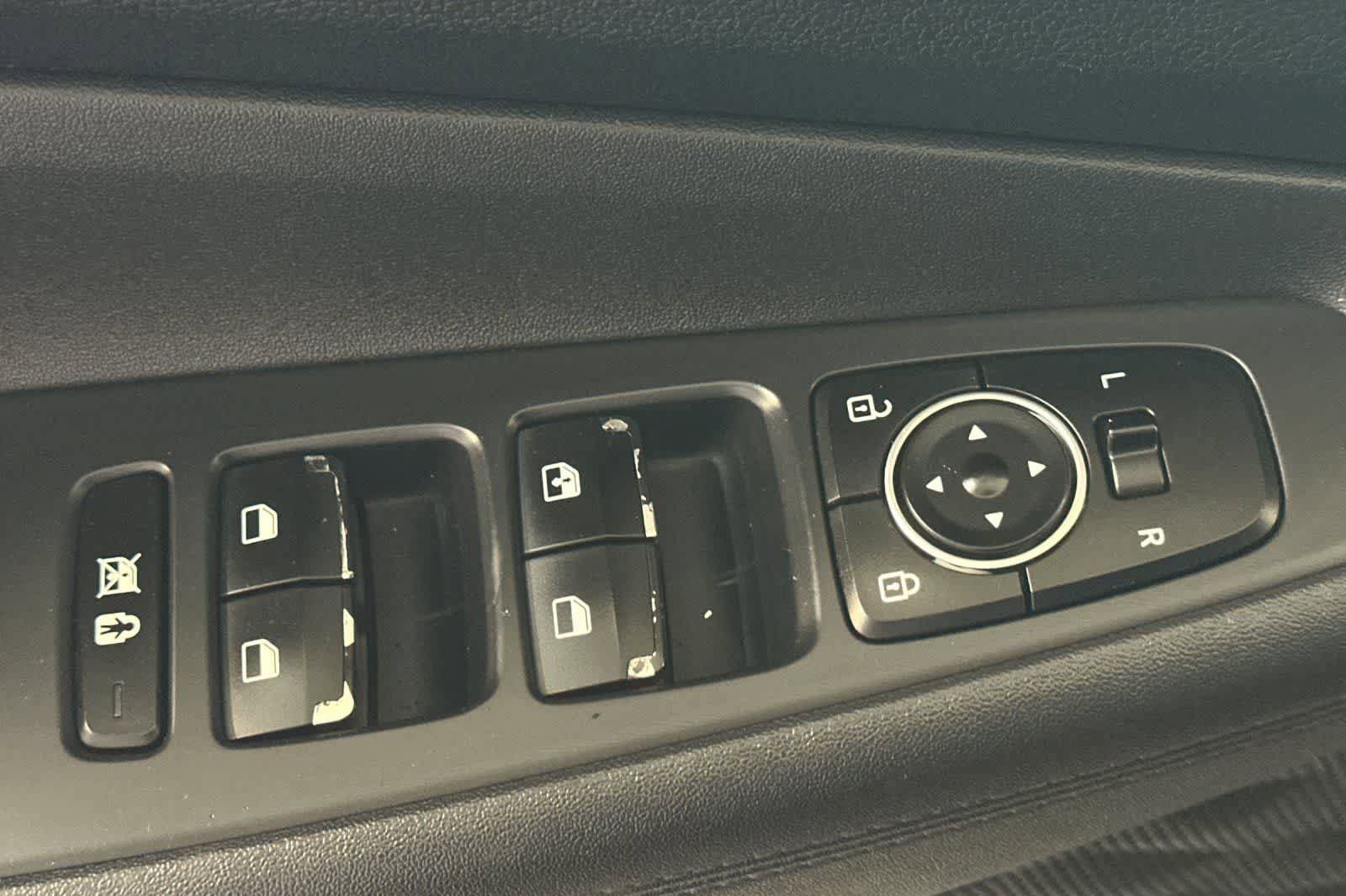 Used 2019 Hyundai Santa Fe SE FWD image 14