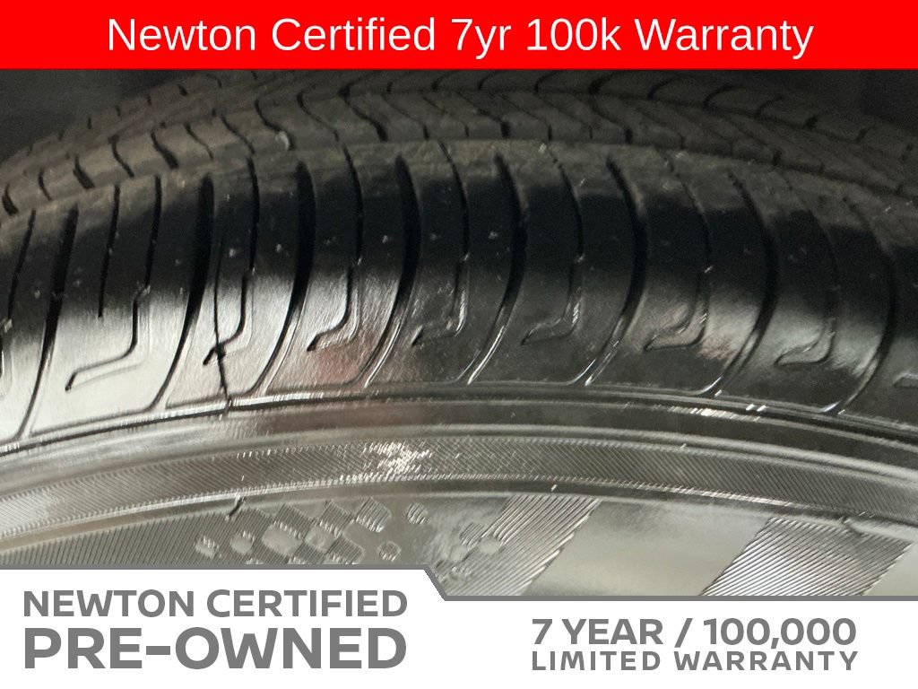 Used 2025 Nissan Versa S w/ Trunk Package FWD image 40