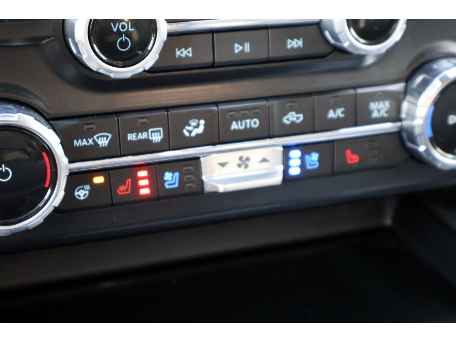 Used 2025 Ford F250 Lariat w/ Lariat Ultimate Package AWD/4WD image 7