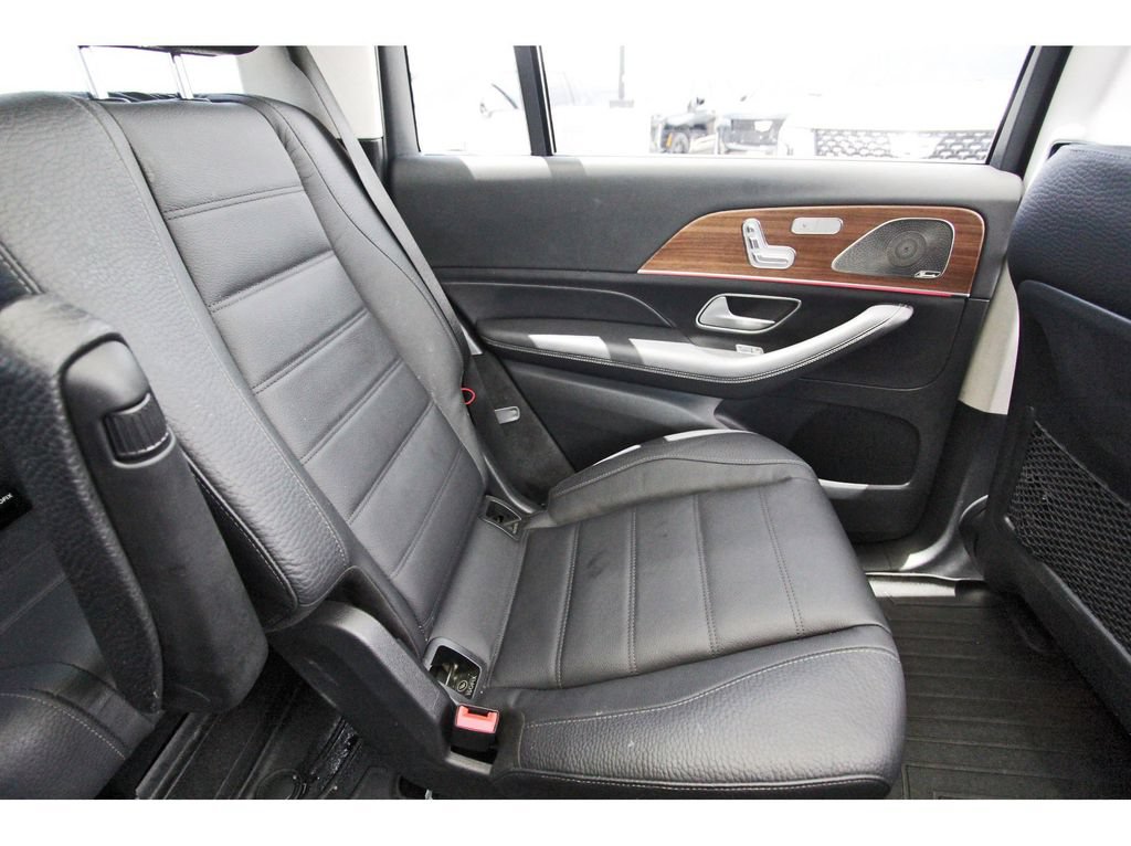 Used 2023 Mercedes-Benz GLS 450 4MATIC image 11