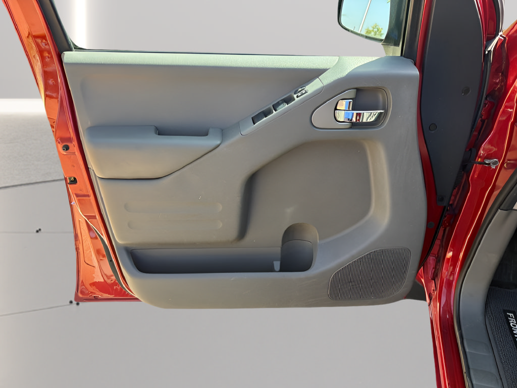 Used 2017 Nissan Frontier SV AWD/4WD image 17