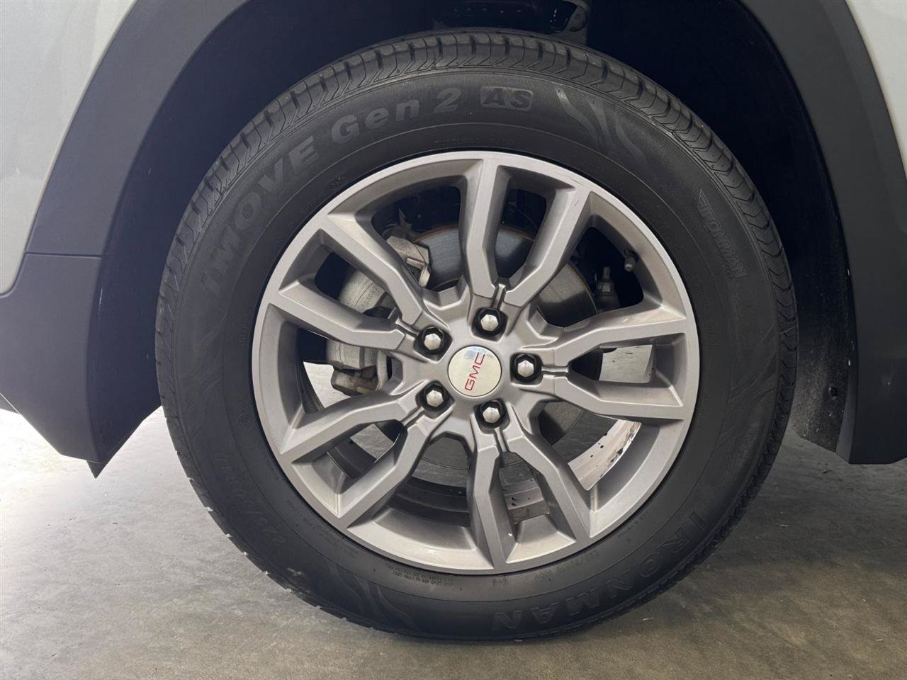 Used 2024 GMC Terrain SLT AWD/4WD image 32