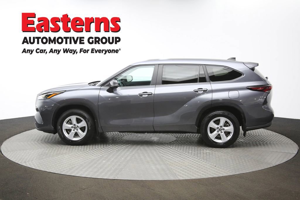 Used 2024 Toyota Highlander LE image 61