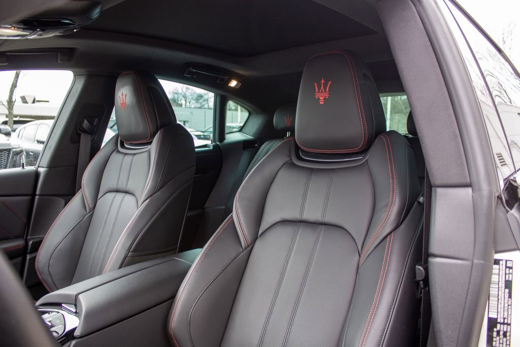Used 2024 Maserati Levante GT Ultima AWD/4WD image 12