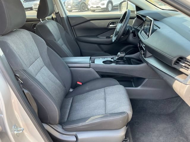Used 2025 Nissan Rogue SV FWD image 21