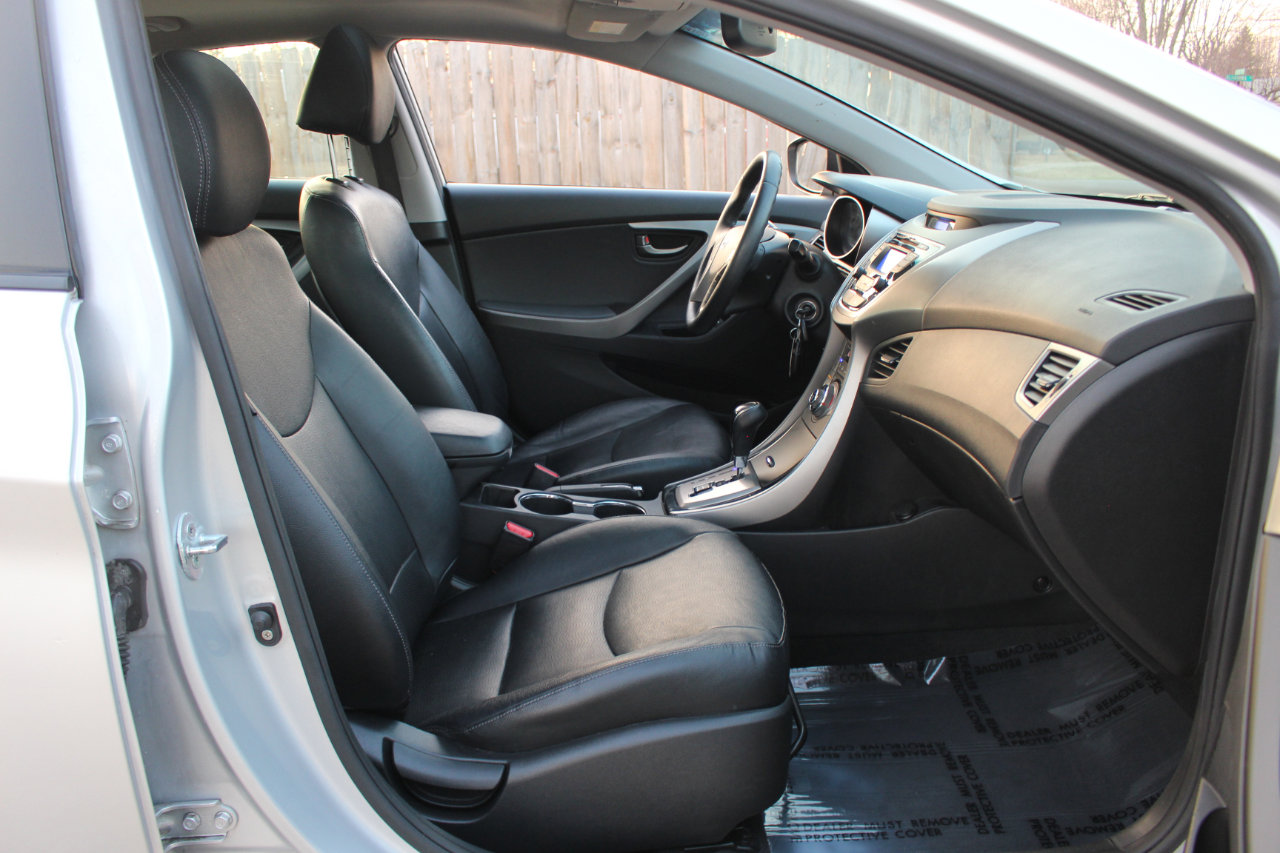 Used 2013 Hyundai Elantra Limited image 36