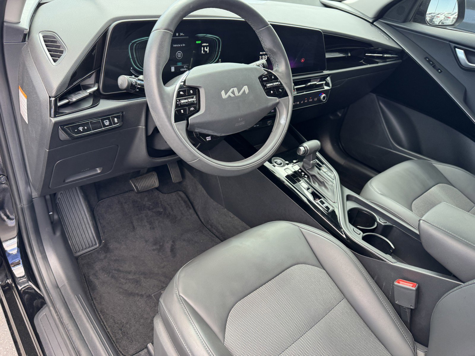 Used 2023 Kia Niro EX image 14