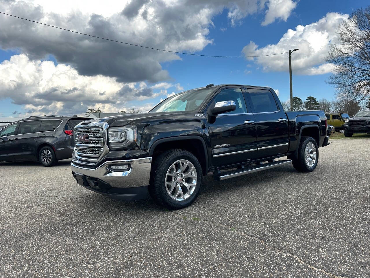 Used 2017 GMC Sierra 1500 SLT w/ SLT Premium Package