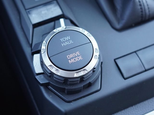 Used 2025 Toyota 4Runner SR5 AWD/4WD image 33