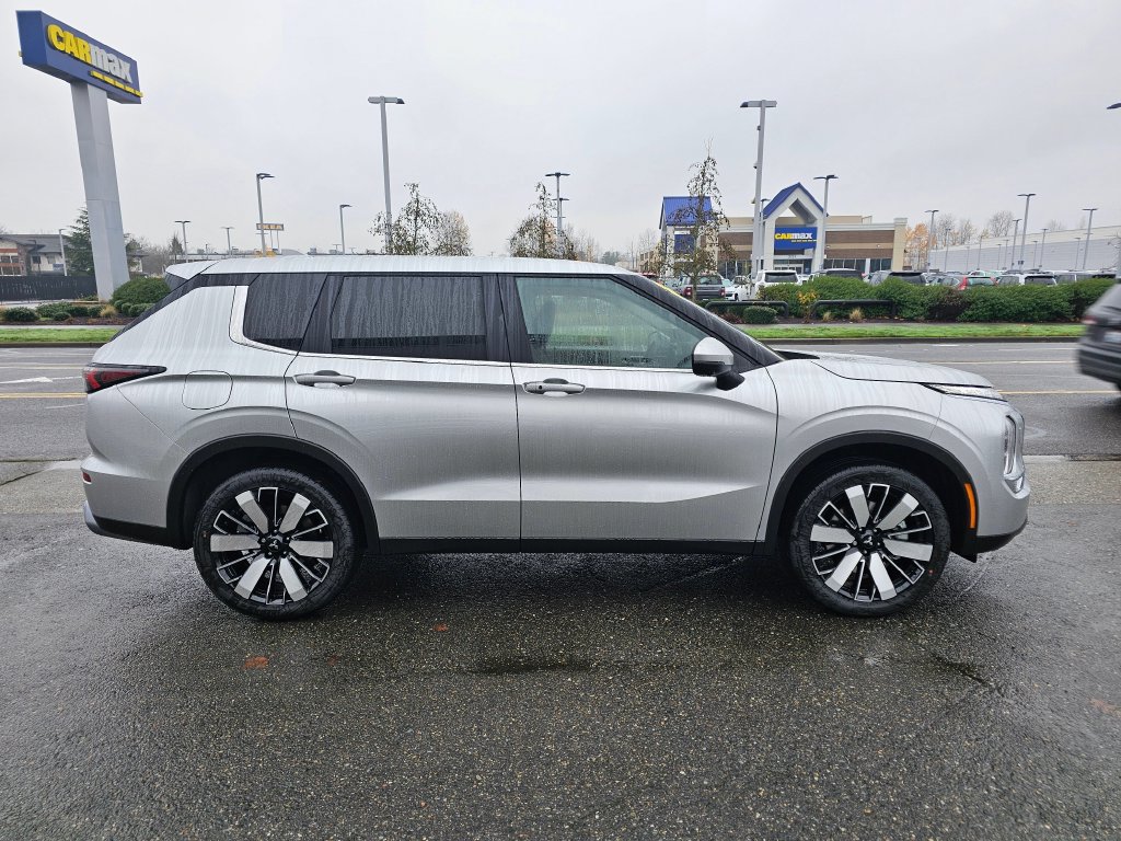 New 2026 Mitsubishi Outlander SE AWD/4WD image 4