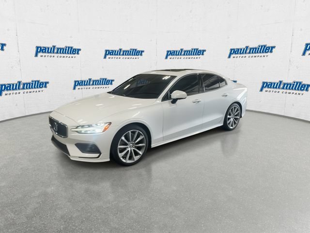 Used 2021 Volvo S60 T6 Momentum w/ Advanced Package AWD/4WD image 5