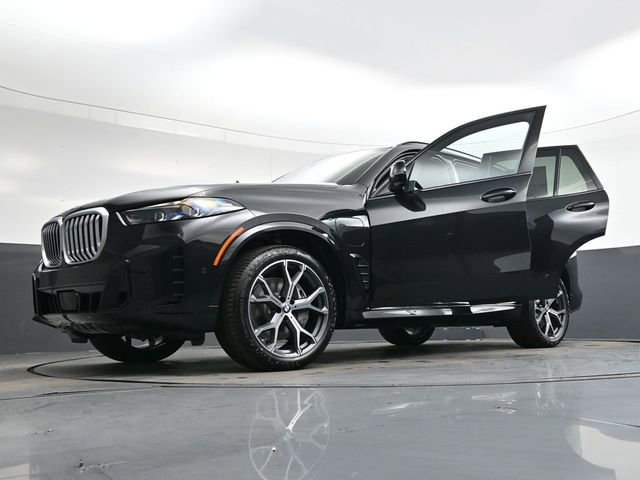 New 2026 BMW X5 xDrive50e w/ M Sport Package AWD/4WD image 40