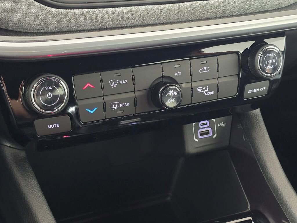 New 2026 Jeep Compass Latitude image 26