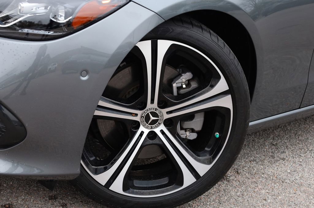 Used 2024 Mercedes-Benz C 300 Sedan image 2