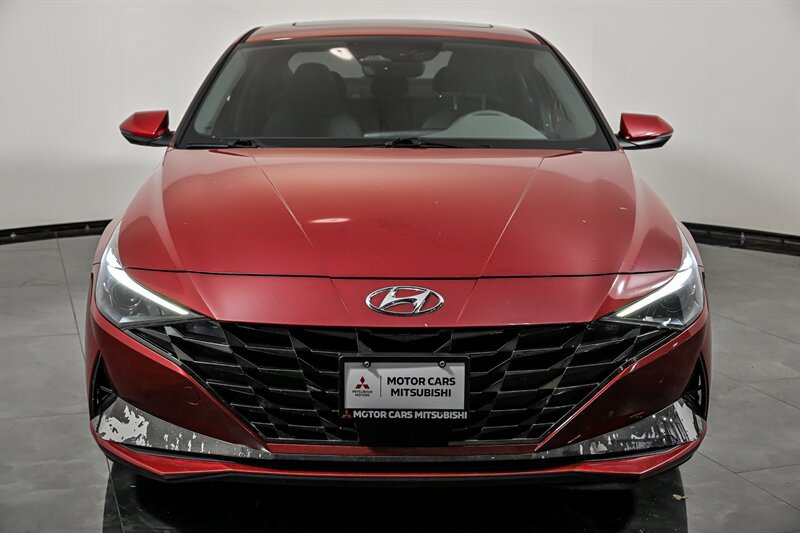 Used 2022 Hyundai Elantra SEL w/ Convenience + Premium Package FWD image 4