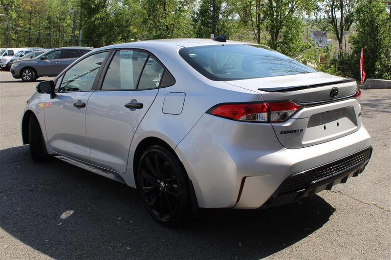 Used 2021 Toyota Corolla SE w/ Carpet Mat Package (TMS) image 3