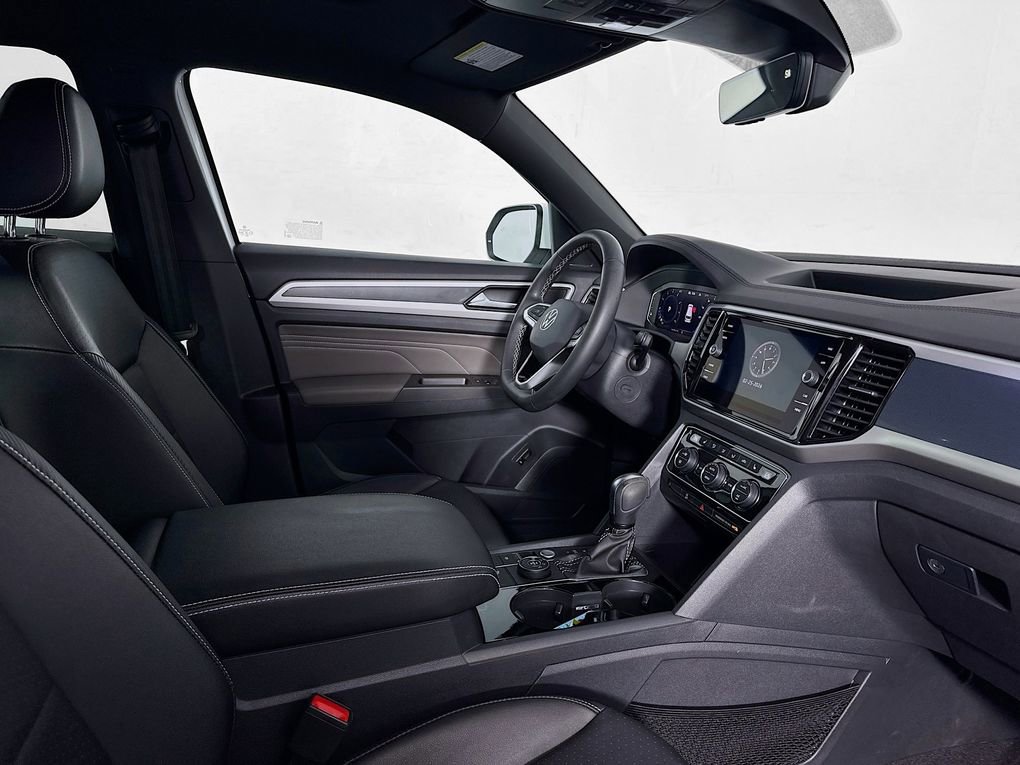 Used 2023 Volkswagen Atlas Cross Sport SEL image 33