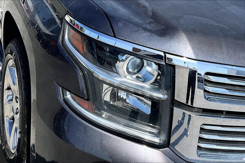 Used 2017 Chevrolet Suburban Premier AWD/4WD image 29